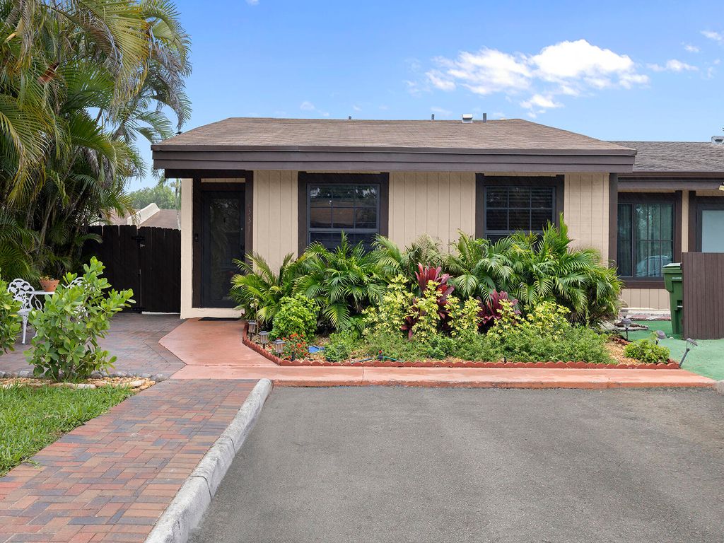 2331 Peach Court, Pembroke Pines, FL 33026