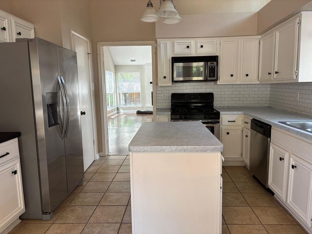 22 S Rain Forest Court, The Woodlands, TX 77380