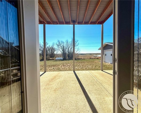121 W Southern Avenue, Plentywood, MT 59254