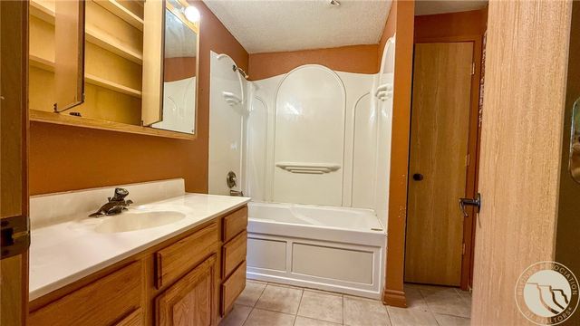 121 W Southern Avenue, Plentywood, MT 59254