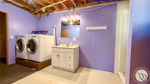 121 W Southern Avenue, Plentywood, MT 59254