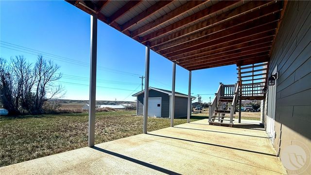 121 W Southern Avenue, Plentywood, MT 59254