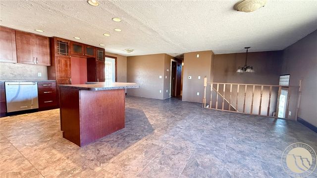 121 W Southern Avenue, Plentywood, MT 59254