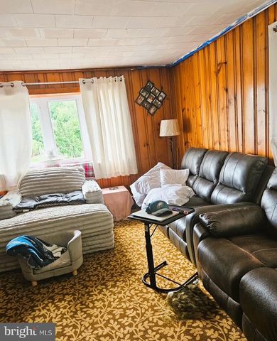 1108 ALMOND RD, Pittsgrove, NJ 08318