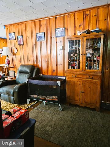 1108 ALMOND RD, Pittsgrove, NJ 08318