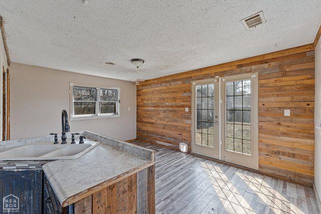 735 W Oak Avenue, Jonesboro, AR 72401