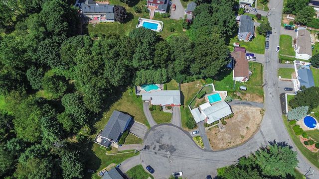 15 Norman Place, Leominster, MA 01453