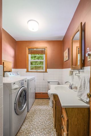 15 Norman Place, Leominster, MA 01453