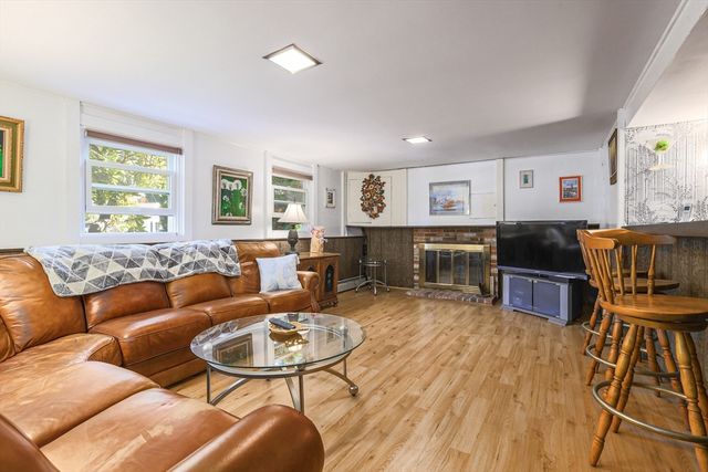 15 Norman Place, Leominster, MA 01453