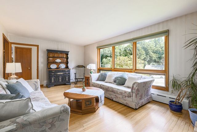 15 Norman Place, Leominster, MA 01453