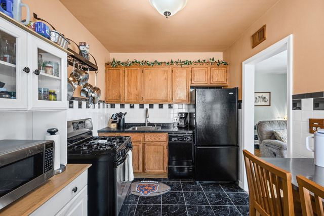 5148 N Monitor Avenue 303, Chicago, IL 60630