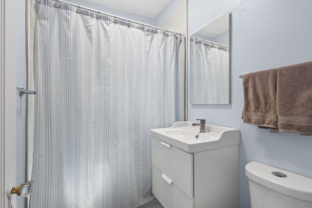 5148 N Monitor Avenue 303, Chicago, IL 60630