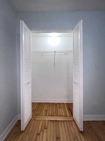 1119 W 72nd Street 2R, Chicago, IL 60621