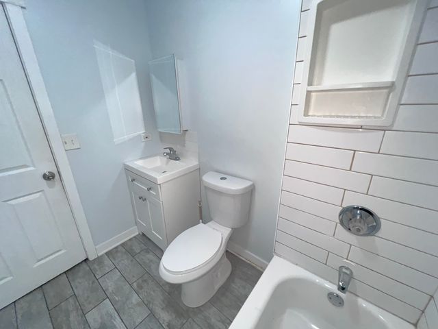 1119 W 72nd Street 2R, Chicago, IL 60621