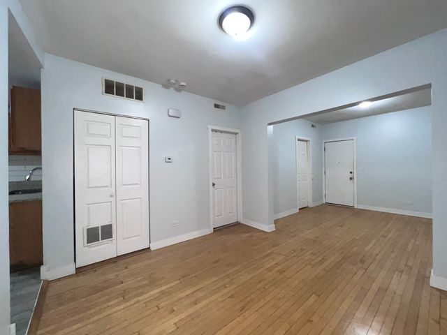 1119 W 72nd Street 2R, Chicago, IL 60621