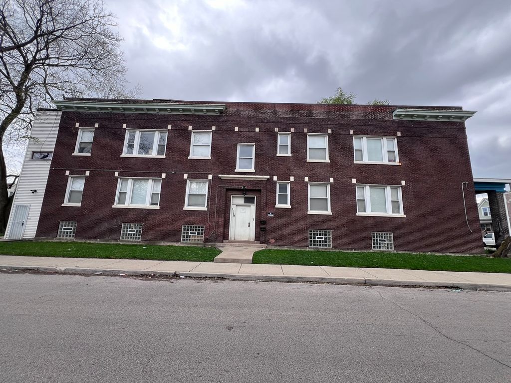 1119 W 72nd Street 2R, Chicago, IL 60621