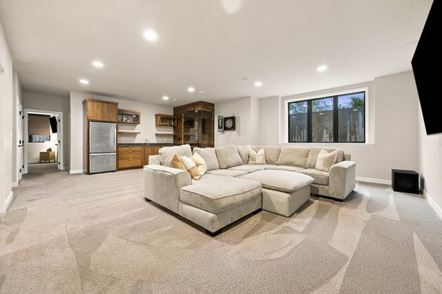 4526 65th Street S, Fargo, ND 58104