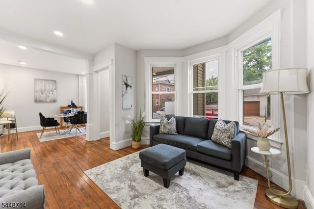947 William St, Elizabeth City, NJ 07201