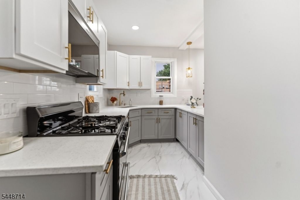 947 William St, Elizabeth City, NJ 07201 — photo 2