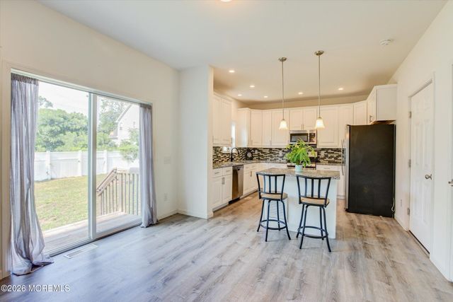 84 4th Avenue, Toms River, NJ 08757