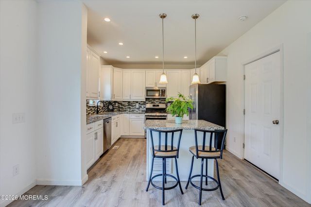 84 4th Avenue, Toms River, NJ 08757