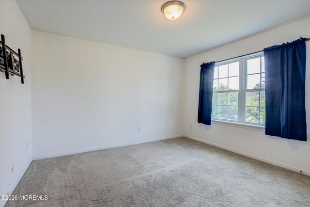 84 4th Avenue, Toms River, NJ 08757