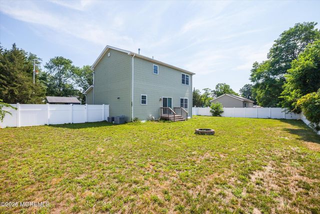 84 4th Avenue, Toms River, NJ 08757