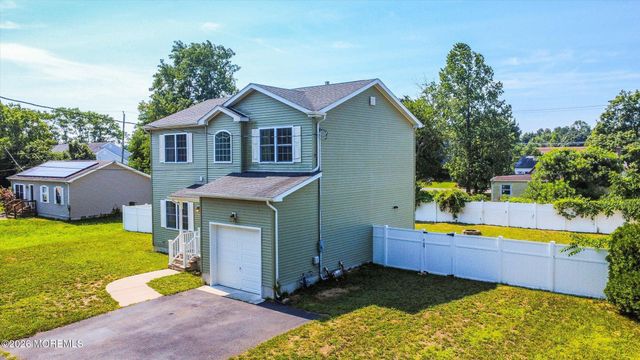 84 4th Avenue, Toms River, NJ 08757