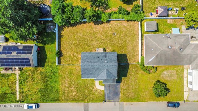 84 4th Avenue, Toms River, NJ 08757