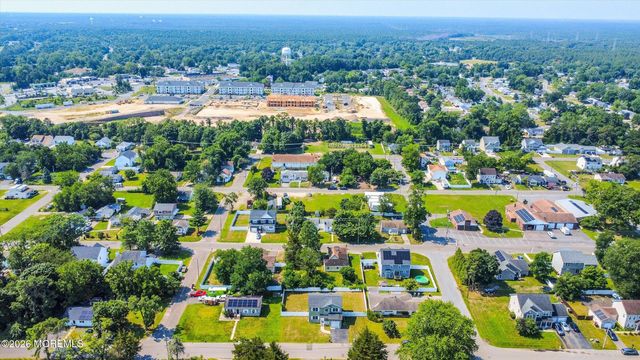 84 4th Avenue, Toms River, NJ 08757