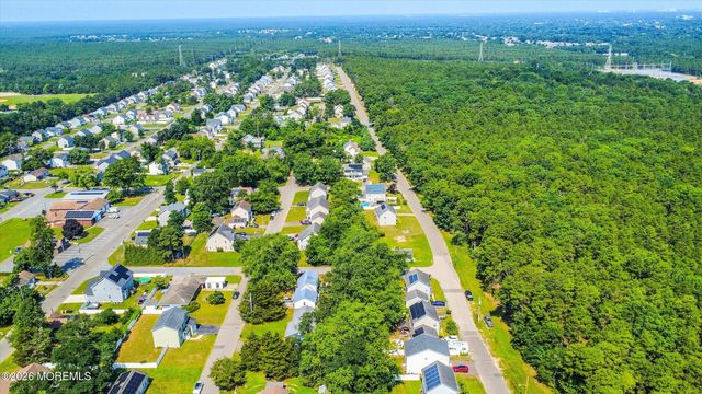84 4th Avenue, Toms River, NJ 08757