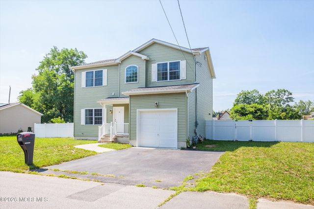 84 4th Avenue, Toms River, NJ 08757