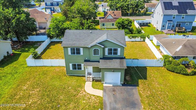 84 4th Avenue, Toms River, NJ 08757