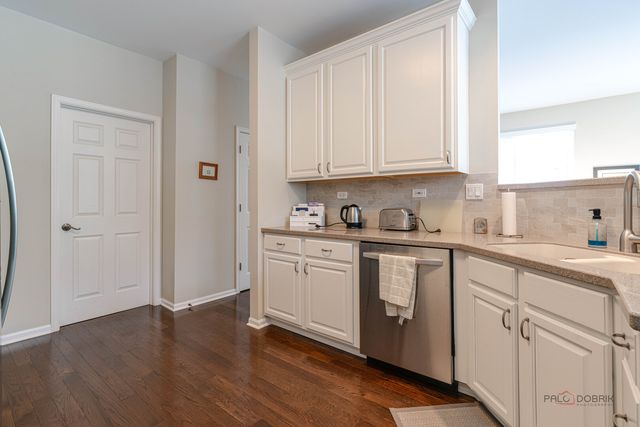 439 Pine Lake Circle, Vernon Hills, IL 60061