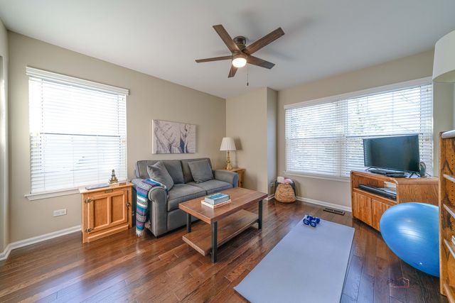 439 Pine Lake Circle, Vernon Hills, IL 60061