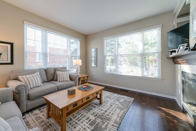 439 Pine Lake Circle, Vernon Hills, IL 60061