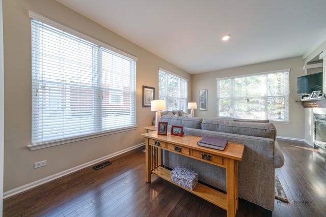 439 Pine Lake Circle, Vernon Hills, IL 60061