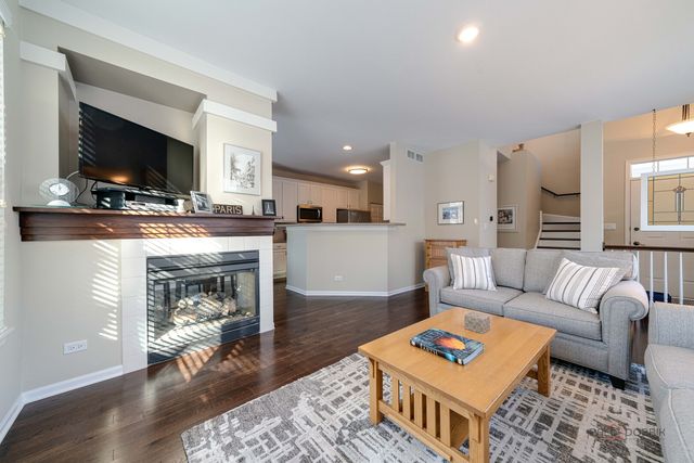 439 Pine Lake Circle, Vernon Hills, IL 60061