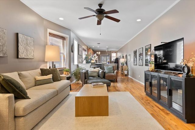 3124 W Cullom Avenue 1, Chicago, IL 60618