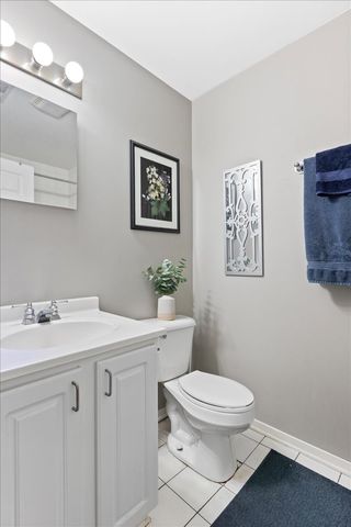 3124 W Cullom Avenue 1, Chicago, IL 60618
