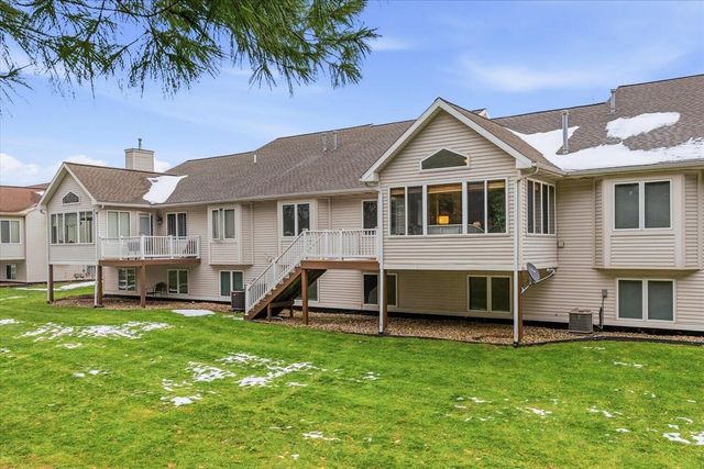 362 Round Hill Road 3, Kalamazoo, MI 49009