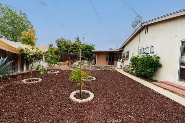 25 Dale Lane, Redlands, CA 92373