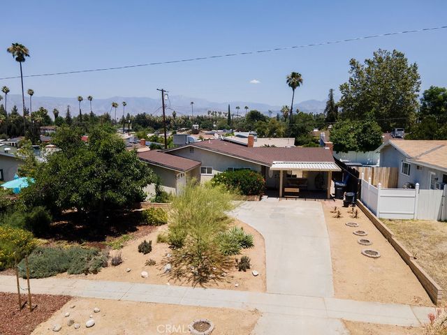 25 Dale Lane, Redlands, CA 92373