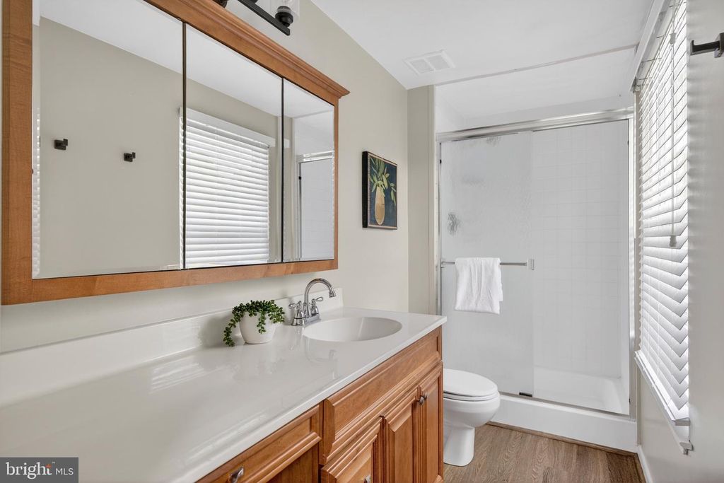 Image 29 of property listing at 7853 GRASSY GARTH, Elkridge, MD 21075