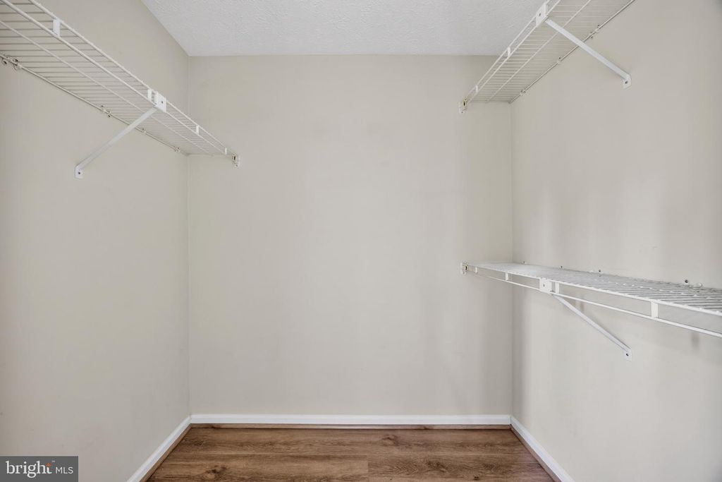 Image 31 of property listing at 7853 GRASSY GARTH, Elkridge, MD 21075