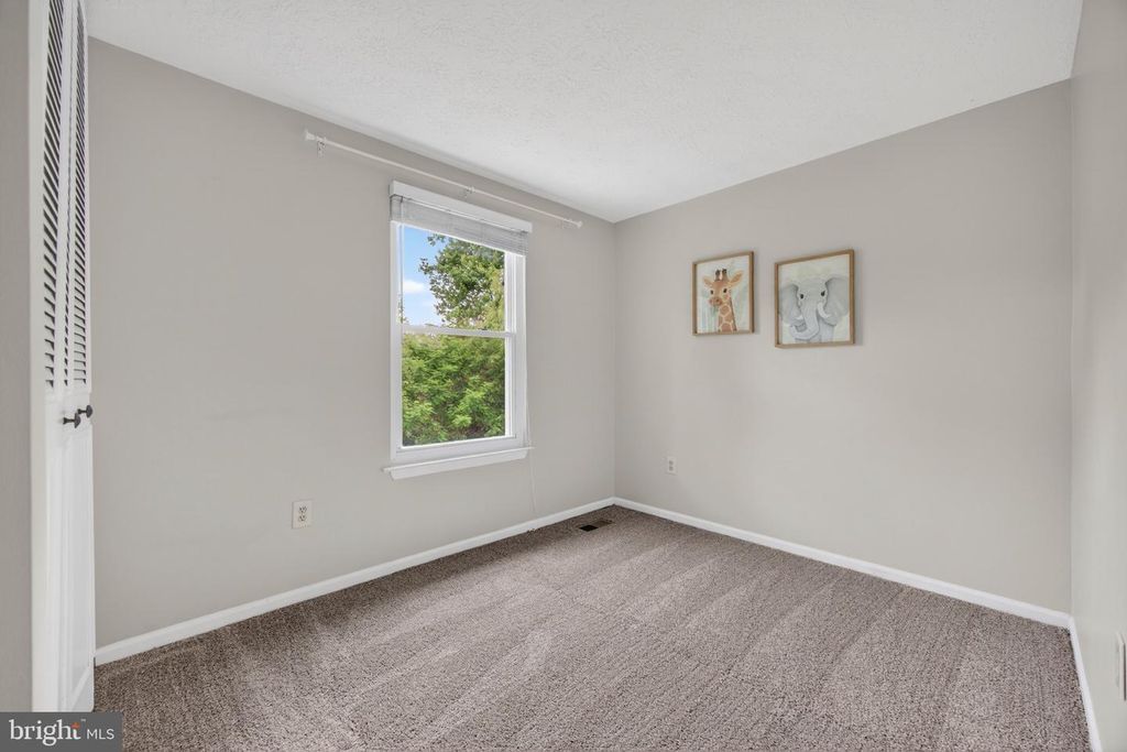 Image 32 of property listing at 7853 GRASSY GARTH, Elkridge, MD 21075
