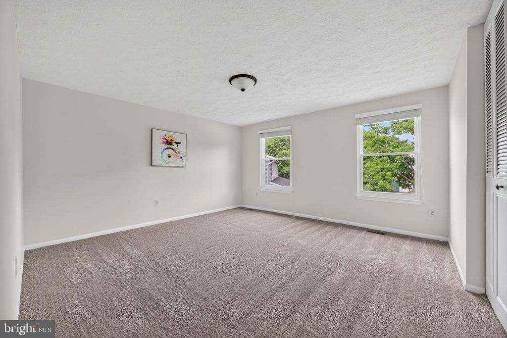 Image 35 of property listing at 7853 GRASSY GARTH, Elkridge, MD 21075