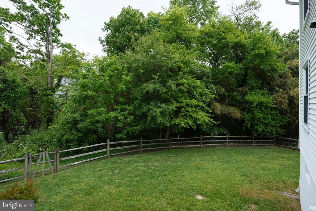 Image 44 of property listing at 7853 GRASSY GARTH, Elkridge, MD 21075