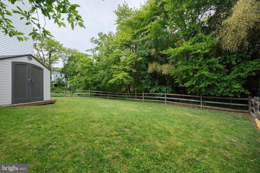 Image 48 of property listing at 7853 GRASSY GARTH, Elkridge, MD 21075