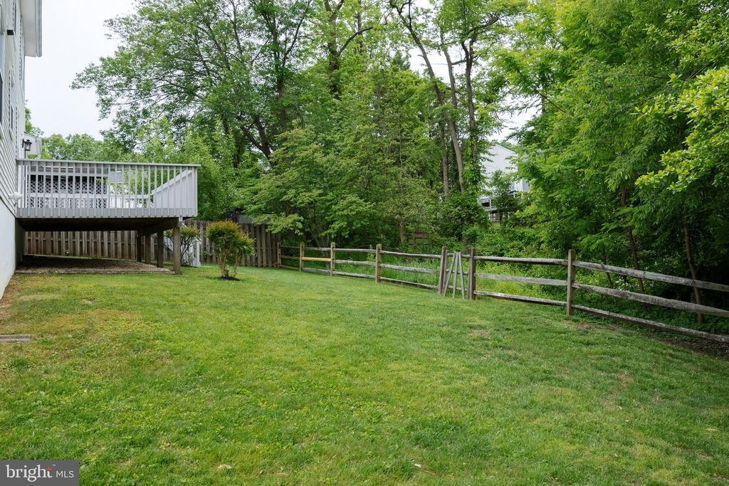 Image 49 of property listing at 7853 GRASSY GARTH, Elkridge, MD 21075